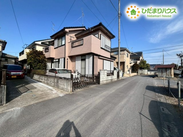 鴻巣市下忍　中古一戸建ての前面道路含む現地写真