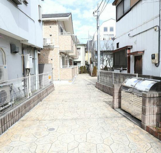 コーラルガーデンの玄関