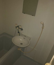 明るい色調の室内です