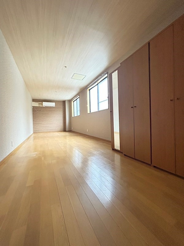 松屋北野坂ビルの居間・リビング
