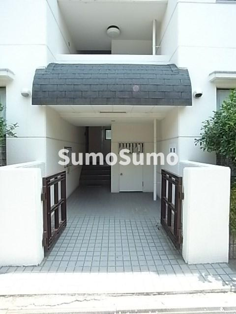 パープルツィン園田のエントランス|建物の内部です