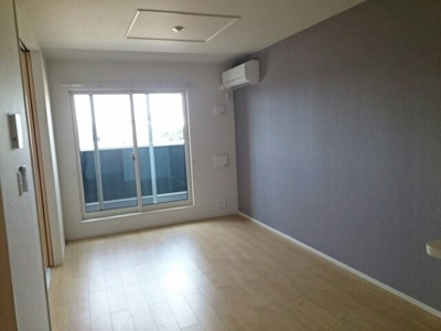 【居間・リビング】 | Ｆｕｍｉ | こちらの居間で趣味の時間をお楽しみください