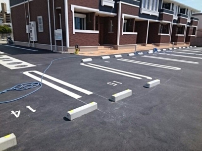 【駐車場】 | Ｆｕｍｉ | 駐車場に車を止められます