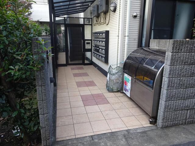 エクセル祐天寺のエントランス