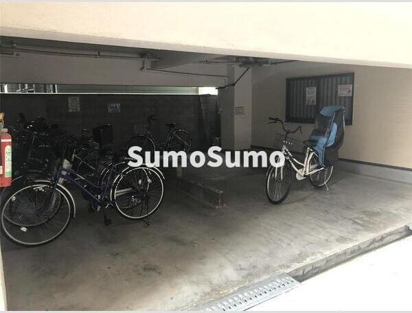アースハイツⅠ・Ⅱの駐車場