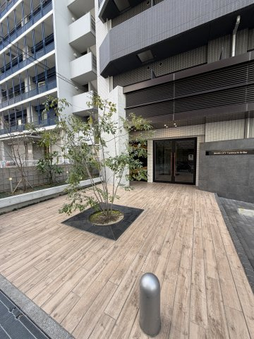 スワンズシティ谷町ブリエのエントランス