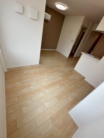 コスモスガーデンの居間・リビング