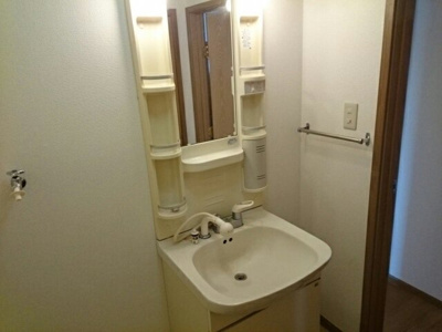 【洗面所】 | エクセレントガーデンＡ | スペースが確保できる洗面所です