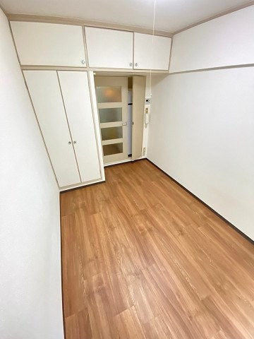 ベヌスタ西宮の居間・リビング