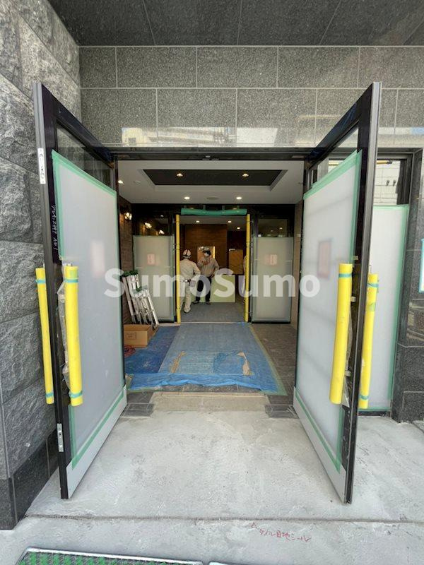 プレサンス兵庫駅前のエントランス