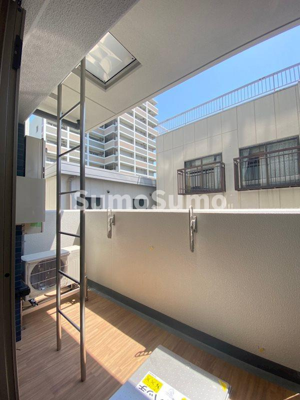 プレサンス兵庫駅前のバルコニー