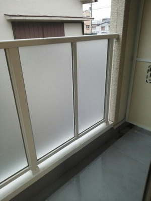 【バルコニー】 | クレメント黒田 | 外からの目が気にならないバルコニーで洗濯物が干せます