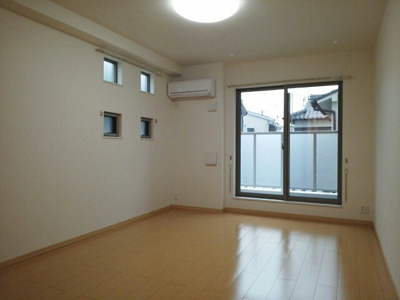 【内装】 | クレメント黒田 | 明るい色調の室内です