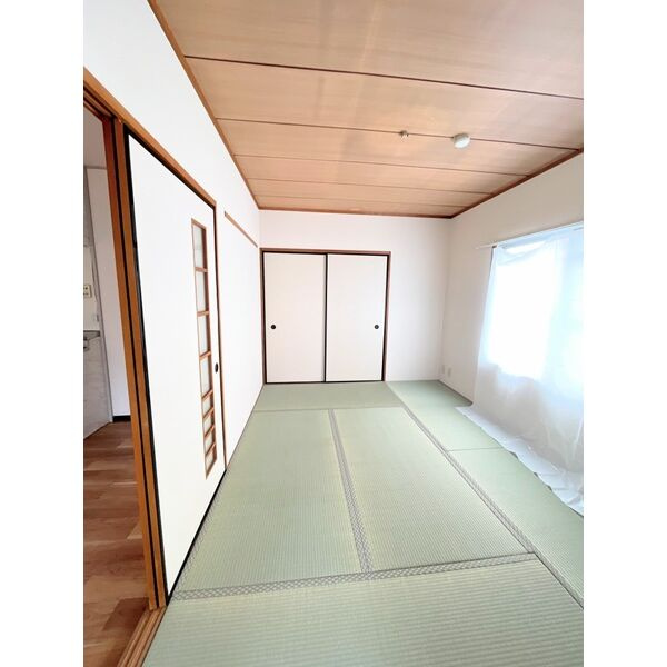 ロイヤルコーポ東雲の和室