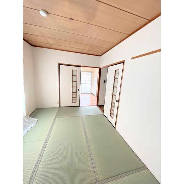 ロイヤルコーポ東雲の和室