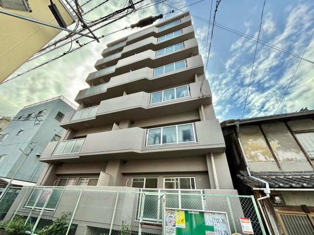 ロイヤルコーポ東雲の外観