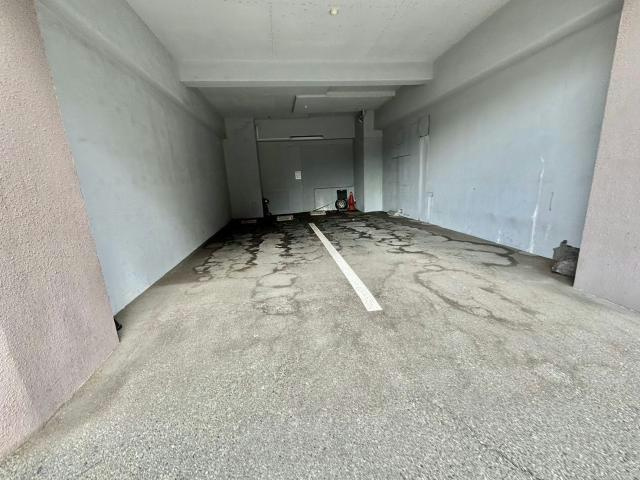 ロイヤルコーポ東雲の駐車場