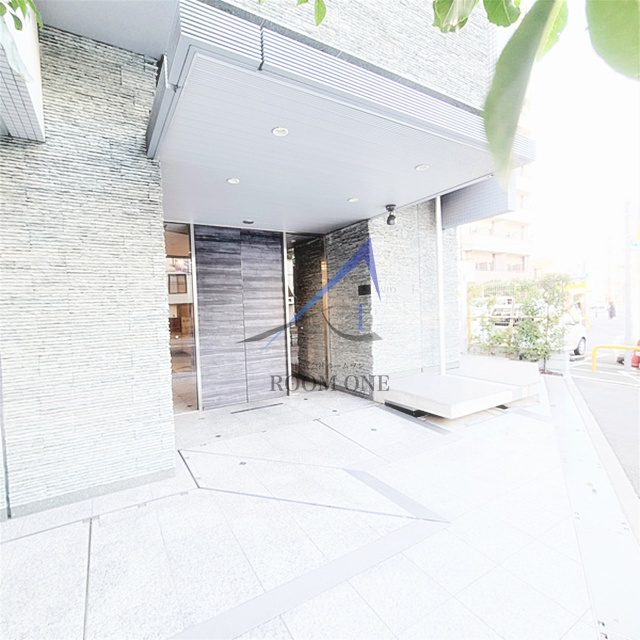 ＲＡＬＬＹ´Ｓ（ラリーズ）のエントランス|エントランスです。