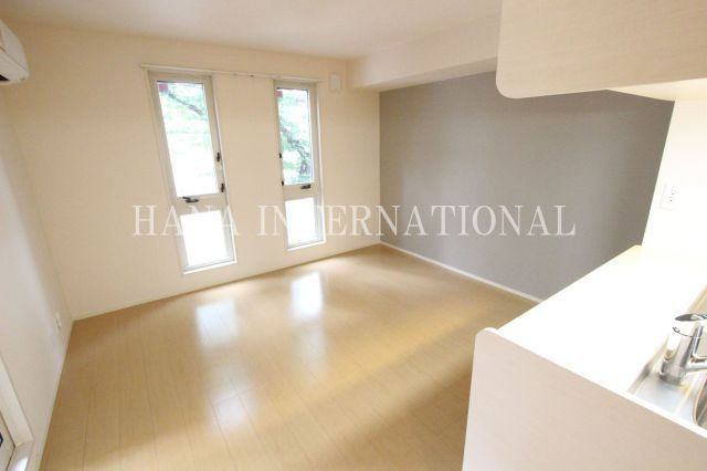 イスト西府の居間・リビング