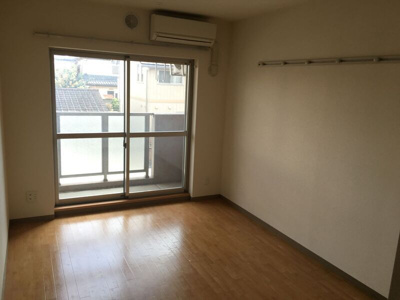 【居間・リビング】 | グランディール | こちらのリビングで趣味の時間をお楽しみください