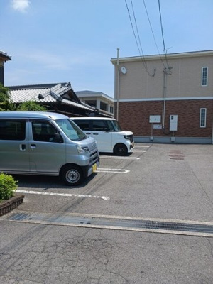 【駐車場】 | フリーデ・ヴァルト | 駐車場があるので、車を買う予定の方も安心です