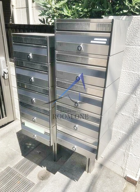 ダージリンコート下北沢のその他共用部分|集合ポストです。