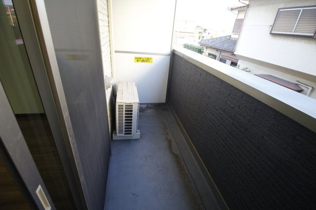 AQUE3のバルコニー|暖かな日差しのふりそそぐバルコニー