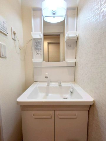 Luanaの独立洗面台|独立洗面化粧台付き