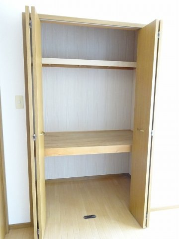 コスモス　ハイツの収納|こまごまとしたものを収納できそうですね