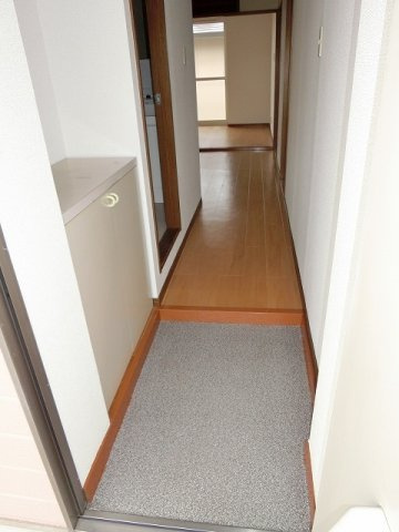 サンマリーナの玄関|明るい玄関です