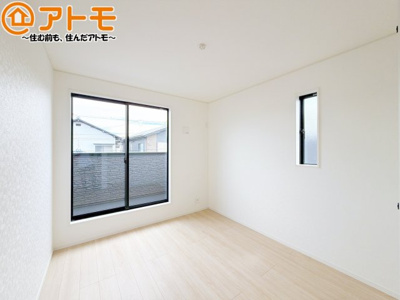 【寝室】 | 藤枝市上当間第2　新築戸建　全1棟 | 毎日すごす部屋の広さや陽当りも気になるポイントですね！現地で体感してみてください♪