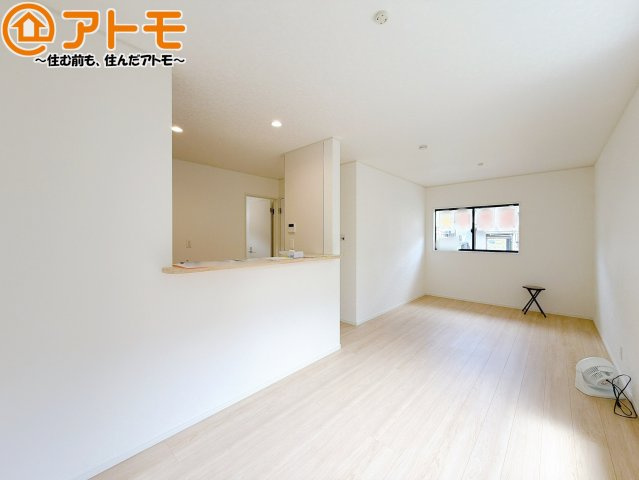 【居間・リビング】 | 藤枝市上当間第2　新築戸建　全1棟 | 勉強をしたり、テレビを見たり、家族との会話を楽しんだりとゆったりと過ごせるスペースです！