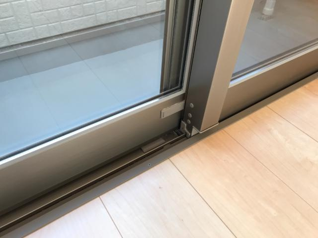掃き出しロック