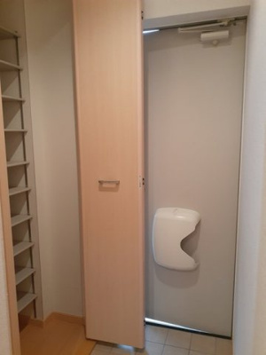 【玄関】 | ルピエ紀三井寺 | シンプルで使いやすい玄関です