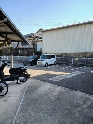 【駐車場】 | ブリランテ | 駐車場があります