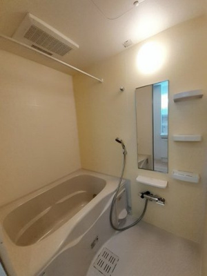 【浴室】 | エレガンテⅠ | 日々の疲れを癒すお風呂付です