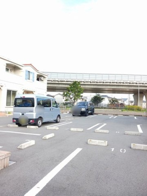 【駐車場】 | オリーブ | 駐車スペースもあります