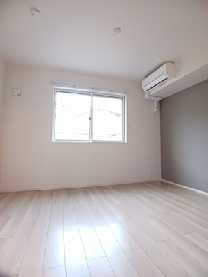 【内装】 | オリーブ | 明るい色調の室内です