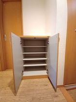 収納もある玄関です