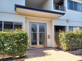 毎日通るエントランスはこのようになっています