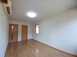 ゆったりした洋室です