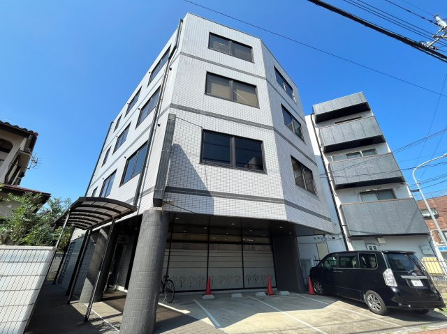 葉山ビルの外観