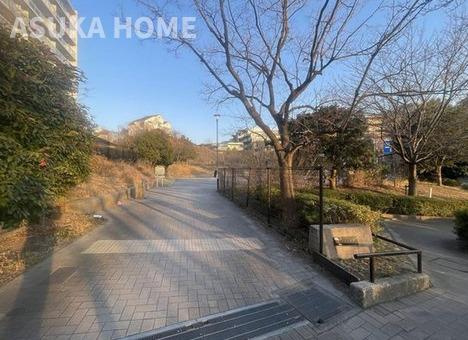 グランフォーレ戸塚ヒルブリーズ壱のその他|マンション近隣には公園がたくさんあり晴れた日はペットとお散歩楽しそうですね。