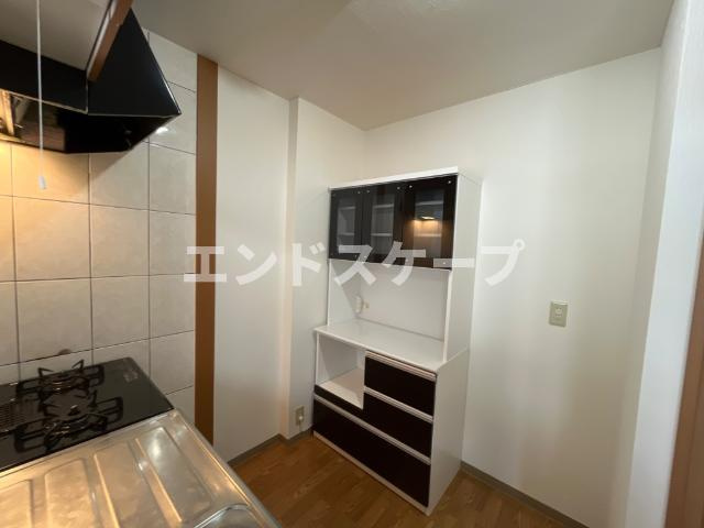 ファミーユのキッチン|食器棚
高崎、前橋のお部屋探しはエンドスケープまで！お客様の理想お聞かせ下さい♪