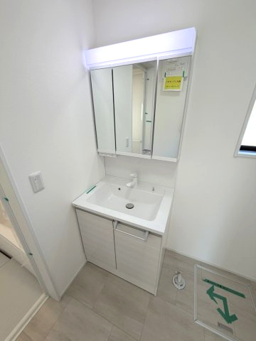 安曇野市三郷温　中古住宅の独立洗面台