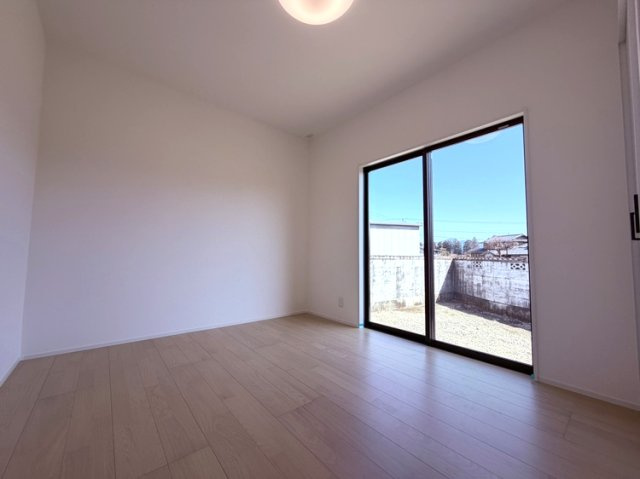 安曇野市三郷温　中古住宅の洋室