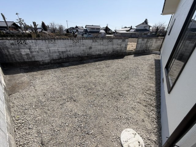 安曇野市三郷温　中古住宅の庭