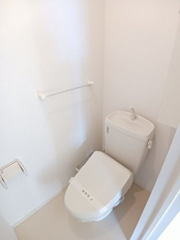 イースト　マージュ　Ｂのトイレ|ゆったりとした空間のトイレです