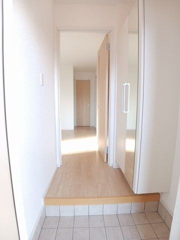 イースト　マージュ　Ｂの玄関|きれいな玄関です