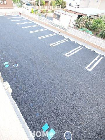 グラン・ソレイユの駐車場|当社、チルホームのHPもご覧ください(^^)/物件情報多数♪